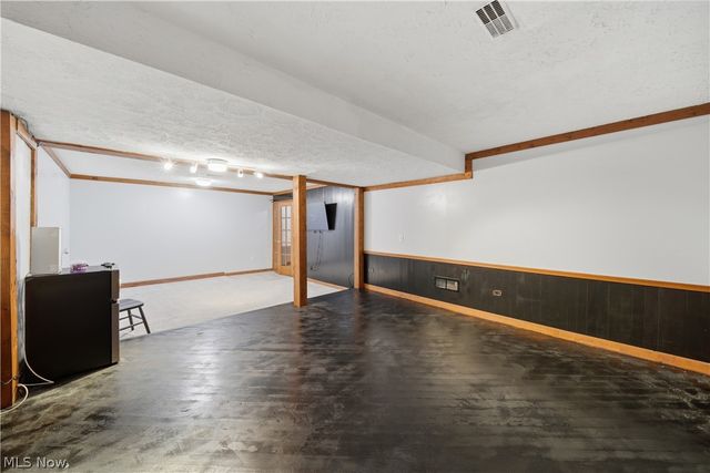 7445 Market Avenue N, North Canton, OH 44721