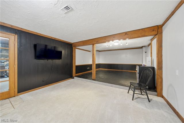 7445 Market Avenue N, North Canton, OH 44721