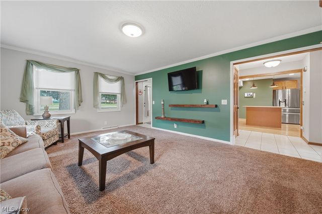 7445 Market Avenue N, North Canton, OH 44721
