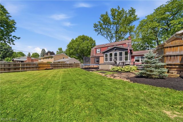 7445 Market Avenue N, North Canton, OH 44721