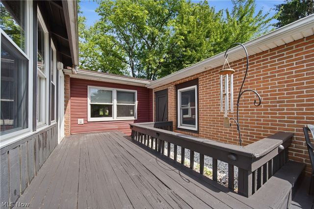 7445 Market Avenue N, North Canton, OH 44721
