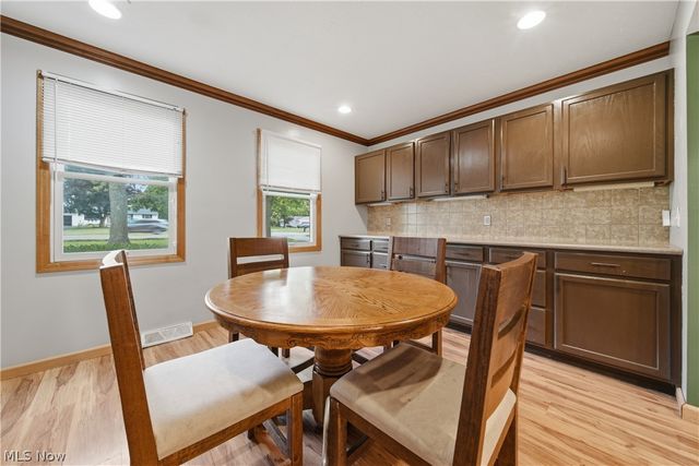 7445 Market Avenue N, North Canton, OH 44721
