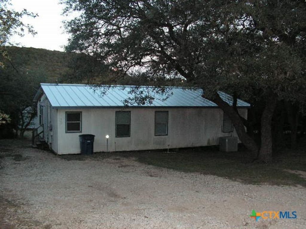 150 Sonnyland Drive, Canyon Lake, TX 78133