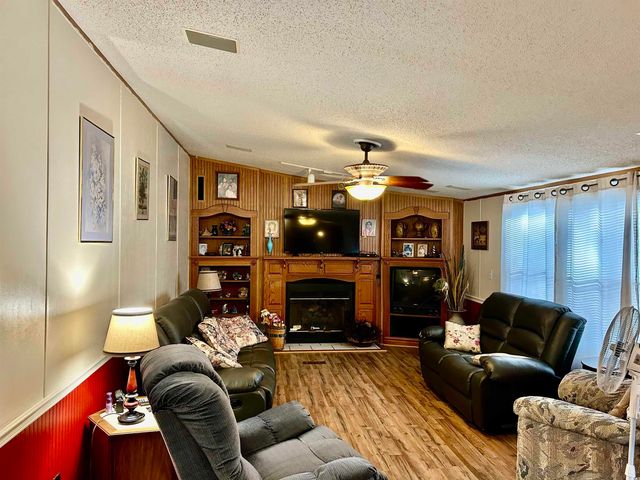 400 Wagon Wheel Loop, Murrells Inlet, SC 29576