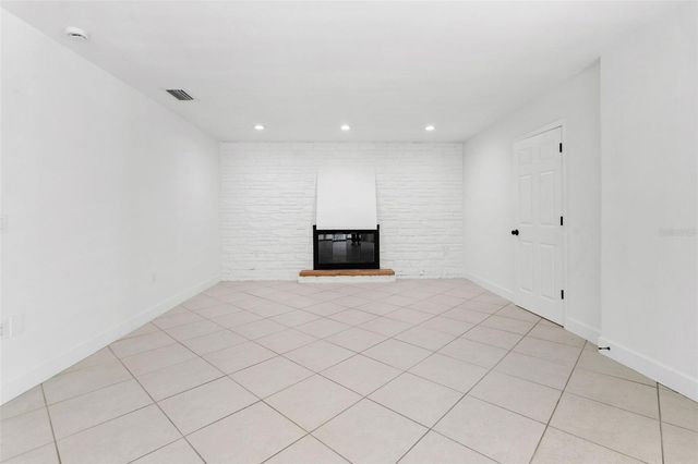 1106 HUMMINGBIRD LANE, Brandon, FL 33511