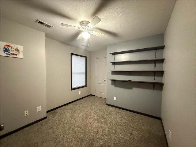 1818 Lauren Lane, Kearney, MO 64060