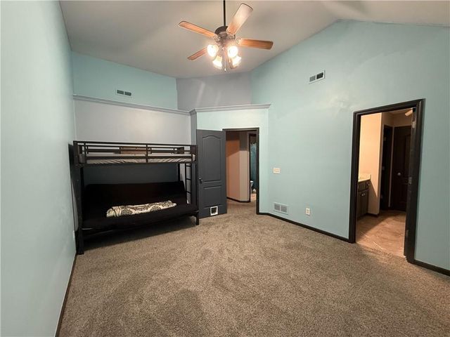 1818 Lauren Lane, Kearney, MO 64060