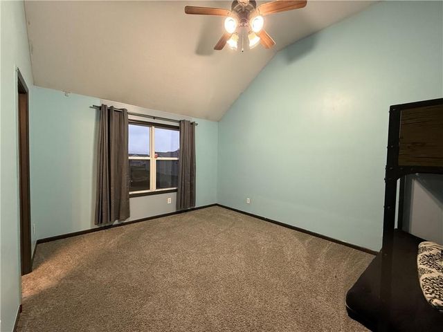 1818 Lauren Lane, Kearney, MO 64060