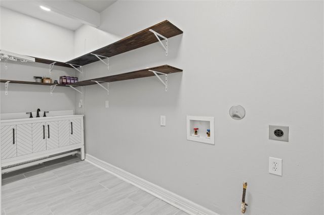 2730 Lawrence Road, Kemah, TX 77565