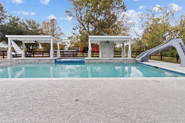 2730 Lawrence Road, Kemah, TX 77565