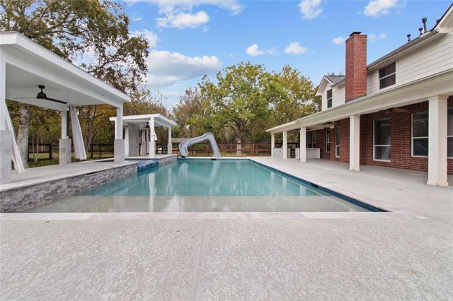 2730 Lawrence Road, Kemah, TX 77565