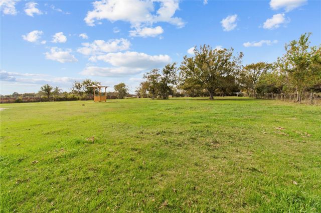 2730 Lawrence Road, Kemah, TX 77565