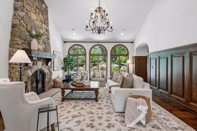 5101 Green Farms Road, Edina, MN 55436
