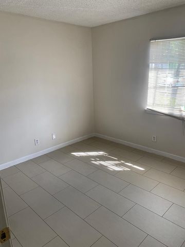 4923 SW 32nd Avenue, Dania Beach, FL 33312