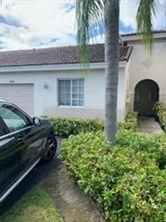 4923 SW 32nd Avenue, Dania Beach, FL 33312