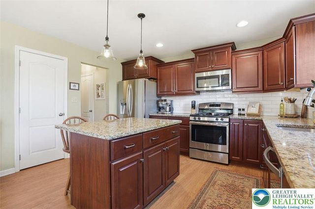1611 Abigail Lane, South Whitehall Twp, PA 18104