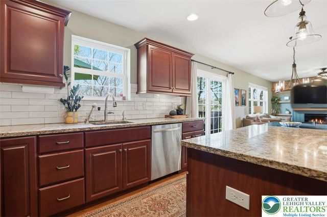 1611 Abigail Lane, South Whitehall Twp, PA 18104