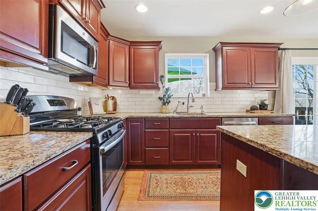 1611 Abigail Lane, South Whitehall Twp, PA 18104