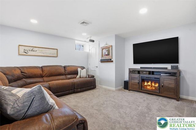 1611 Abigail Lane, South Whitehall Twp, PA 18104