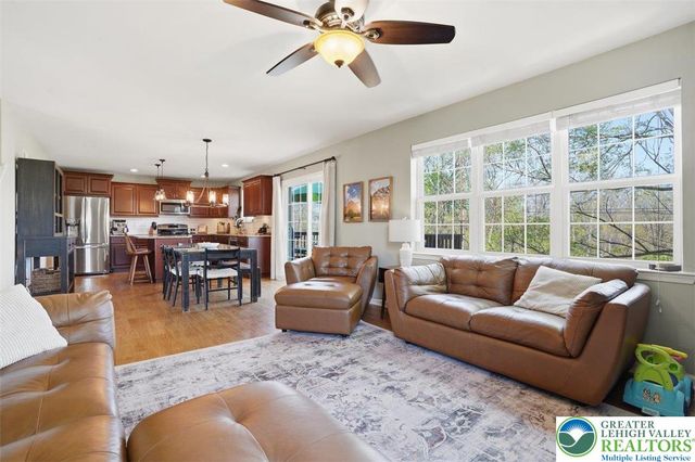 1611 Abigail Lane, South Whitehall Twp, PA 18104