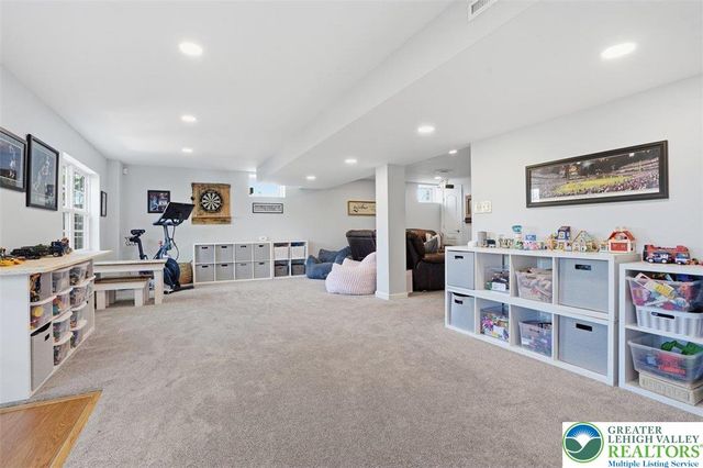 1611 Abigail Lane, South Whitehall Twp, PA 18104