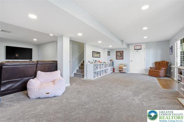 1611 Abigail Lane, South Whitehall Twp, PA 18104