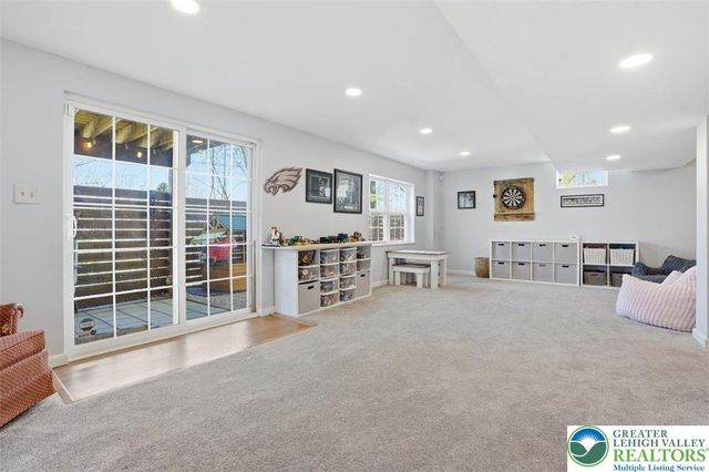 1611 Abigail Lane, South Whitehall Twp, PA 18104