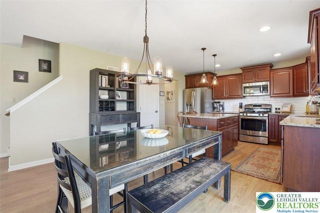 1611 Abigail Lane, South Whitehall Twp, PA 18104