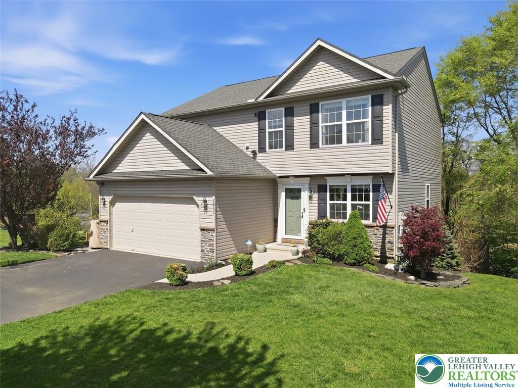 1611 Abigail Lane, South Whitehall Twp, PA 18104