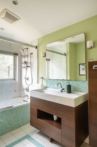 27 Peacock Farm Rd, Lexington, MA 02421