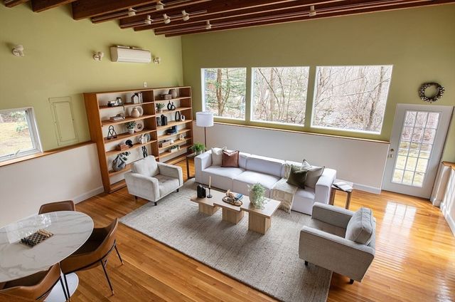 27 Peacock Farm Rd, Lexington, MA 02421