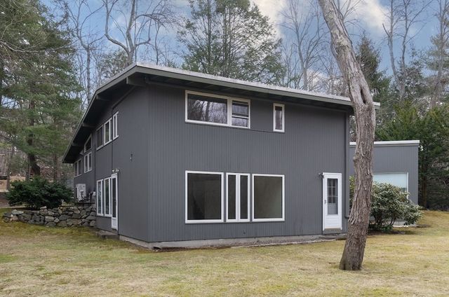 27 Peacock Farm Rd, Lexington, MA 02421