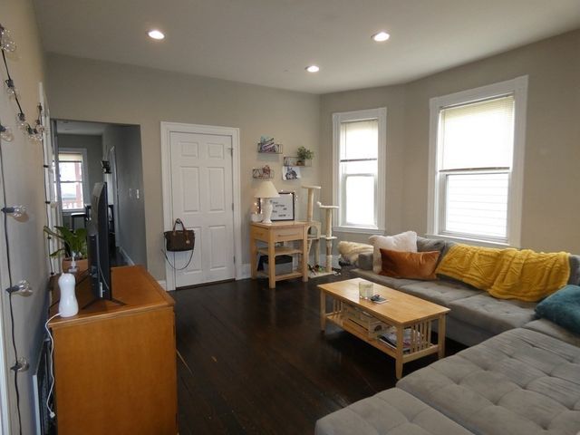 37 Condor St 3, Boston, MA 02128