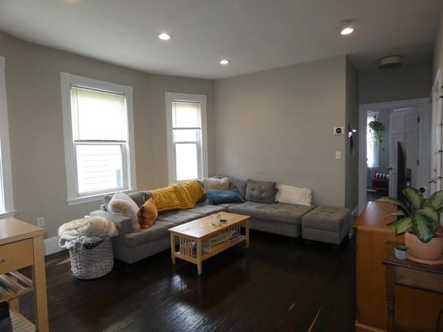 37 Condor St 3, Boston, MA 02128
