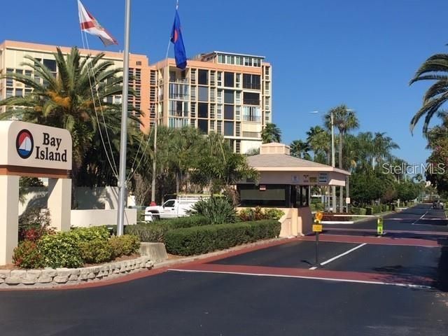 7405 BAY ISLAND DRIVE S 127, South Pasadena, FL 33707