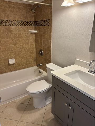 7405 BAY ISLAND DRIVE S 127, South Pasadena, FL 33707