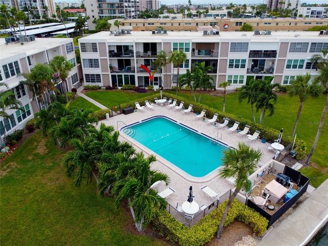 7405 BAY ISLAND DRIVE S 127, South Pasadena, FL 33707