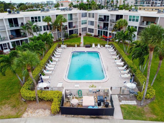 7405 BAY ISLAND DRIVE S 127, South Pasadena, FL 33707