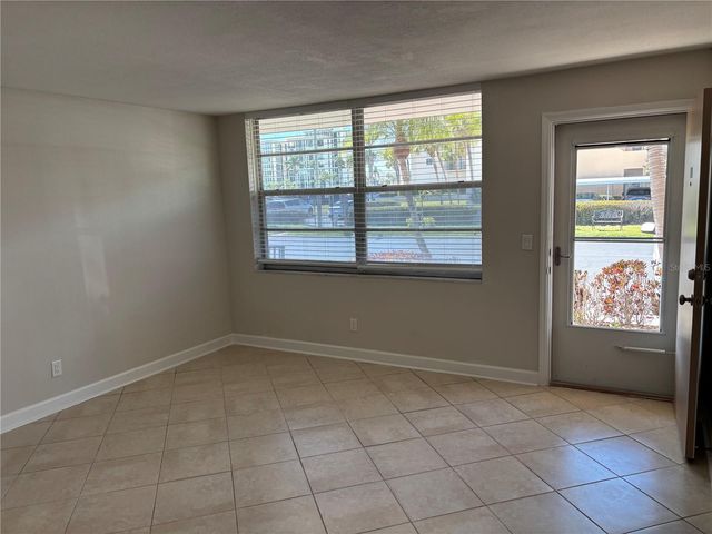 7405 BAY ISLAND DRIVE S 127, South Pasadena, FL 33707