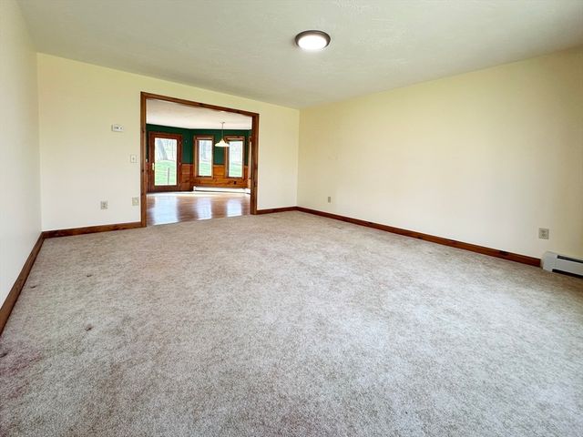 399 Central Tpke, Sutton, MA 01590