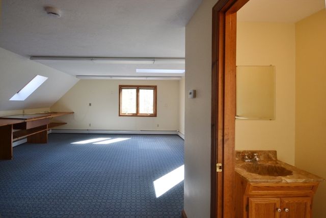 399 Central Tpke, Sutton, MA 01590