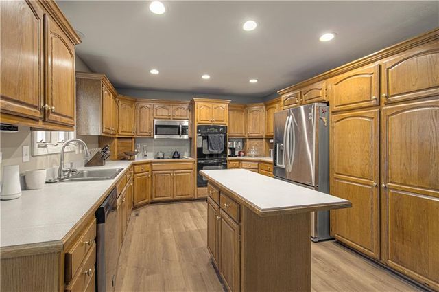 12015 State Route 7 Highway, Lee's Summit, MO 64086