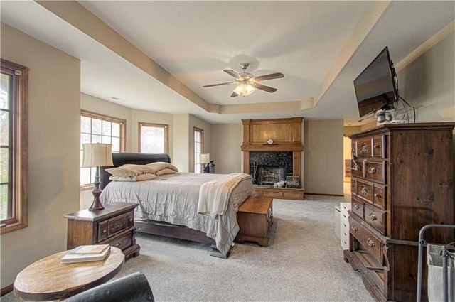 12015 State Route 7 Highway, Lee's Summit, MO 64086