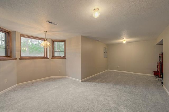 12015 State Route 7 Highway, Lee's Summit, MO 64086