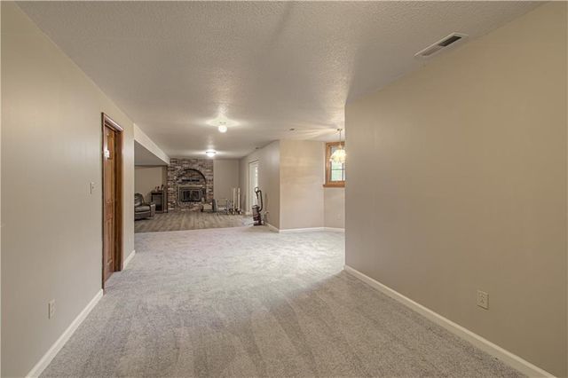 12015 State Route 7 Highway, Lee's Summit, MO 64086