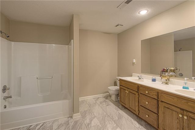 12015 State Route 7 Highway, Lee's Summit, MO 64086