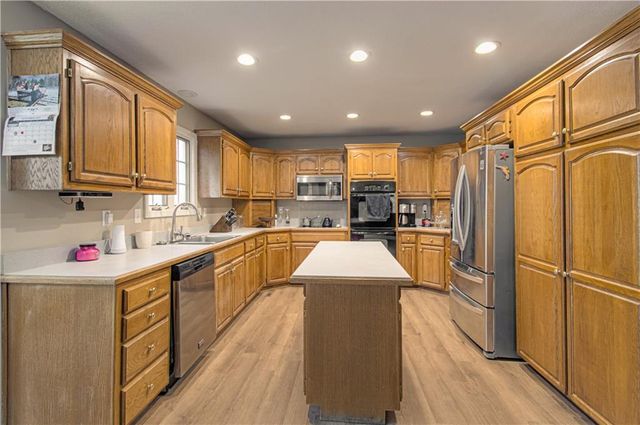 12015 State Route 7 Highway, Lee's Summit, MO 64086