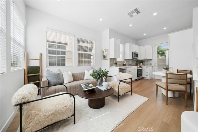 374 Hamilton St B101, Costa Mesa, CA 92627