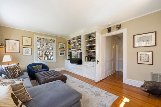 989 Edgewood Avenue, Pelham, NY 10803