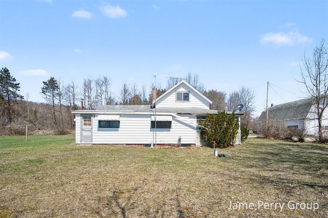 80 W Holland Lake Road, Sheridan, MI 48884